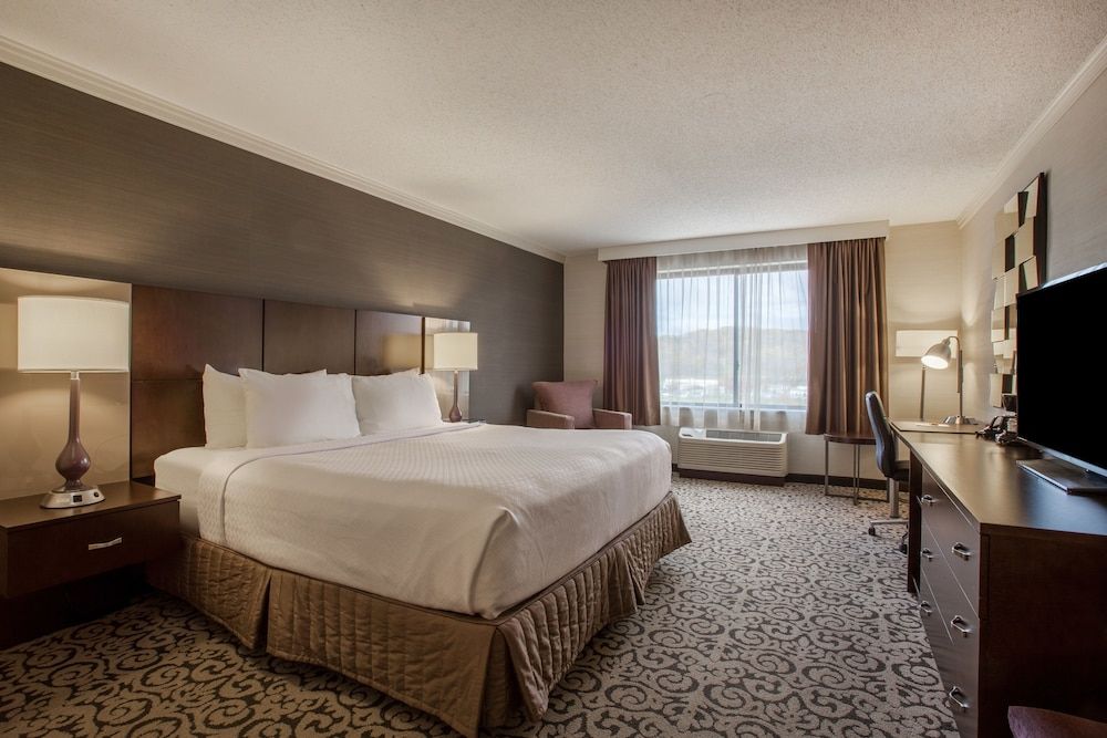 Crowne Plaza Danbury 2