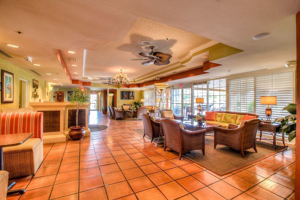 Inn of Naples, Tapestry Collection by Hilton 2