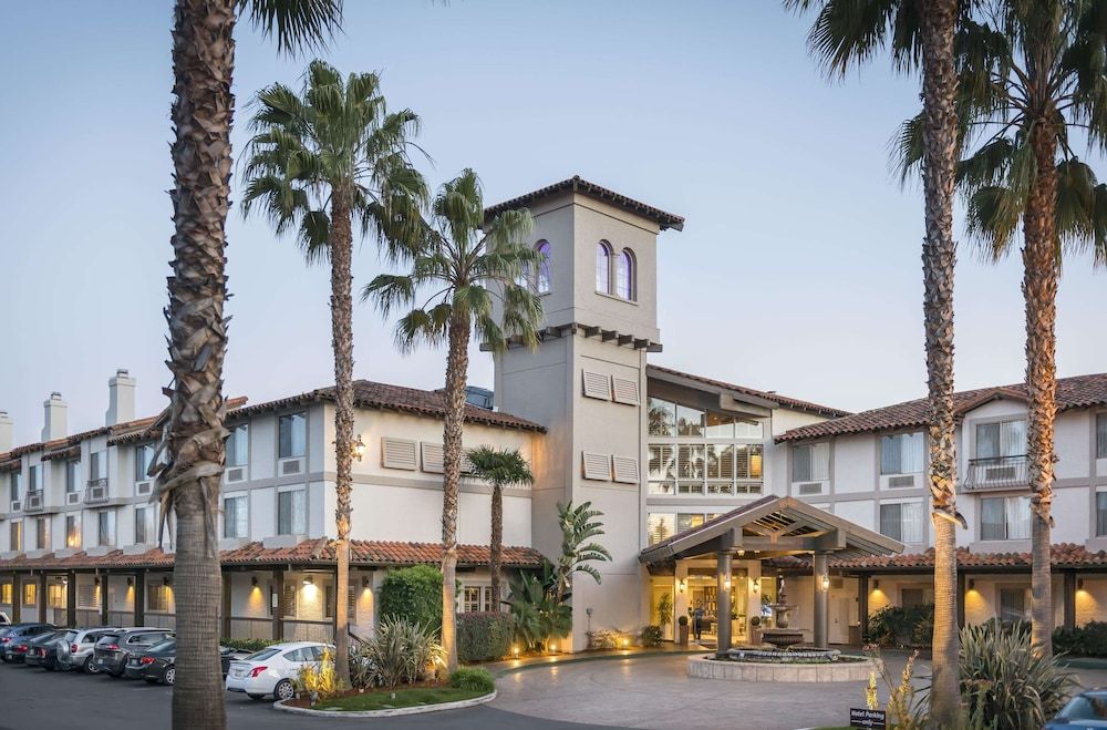 DoubleTree by Hilton Campbell 4 estrelas em Campbell