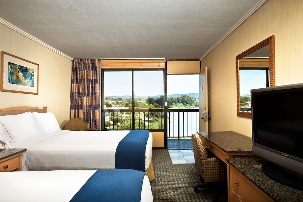 Holiday Inn Express at Monterey Bay 2