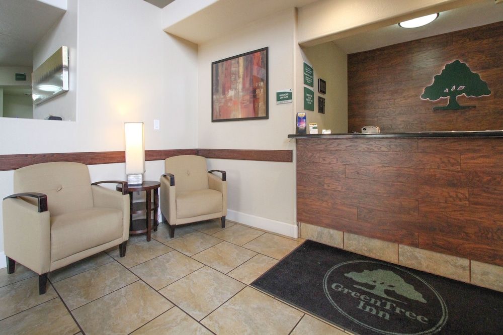 GreenTree Inn Flagstaff 3