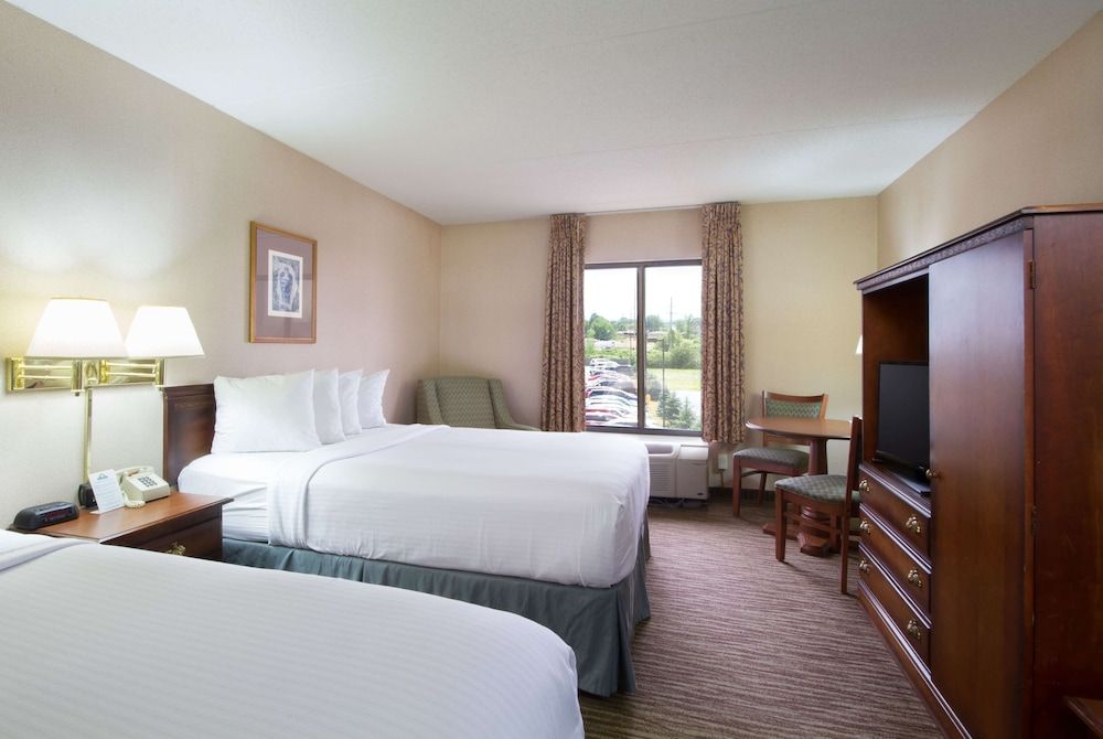 Days Hotel by Wyndham Buffalo Airport 3
