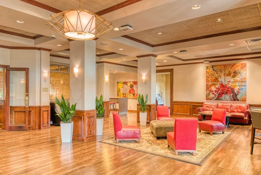MCM Elegante Hotel & Suites Dallas 3