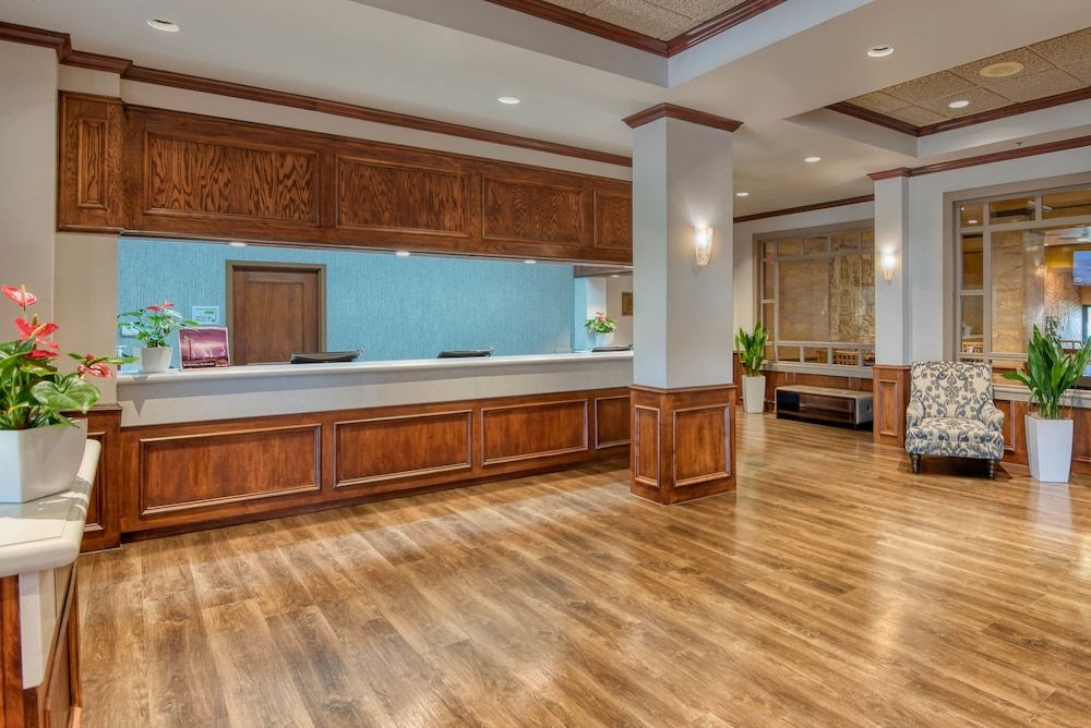 MCM Elegante Hotel & Suites Dallas 2