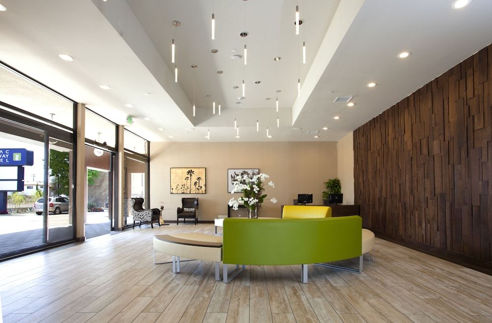 Redac Gateway Hotel 2