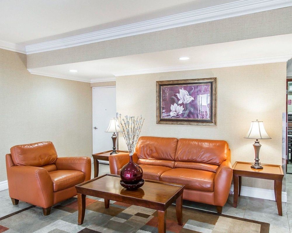 Econo Lodge Inn & Suites Mesa 3