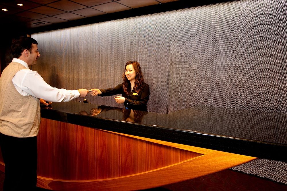 Mirabeau Park Hotel & Convention Center 2