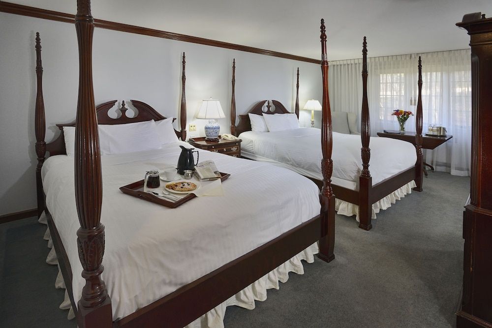 Avon Old Farms Hotel 3