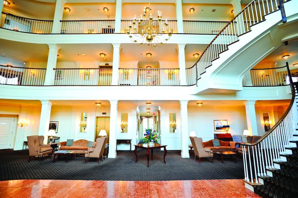 Avon Old Farms Hotel 2