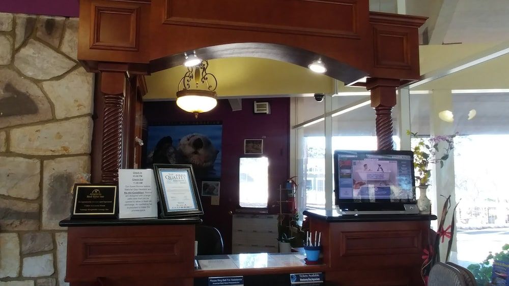 Americas Best Value Presidents Inn on Munras 2