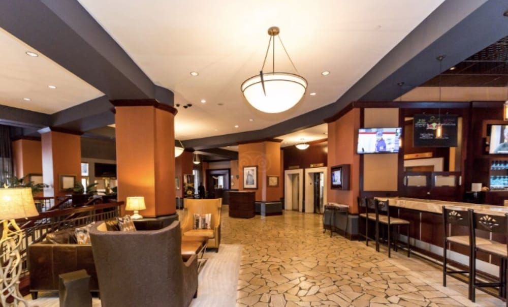 The Emily Morgan - a DoubleTree by Hilton 2