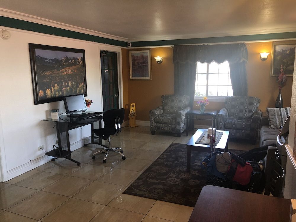 Hotel Denver I-70 Northeast 3