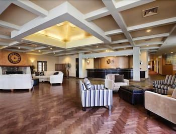 Ramada by Wyndham Englewood Hotel & Suites 2