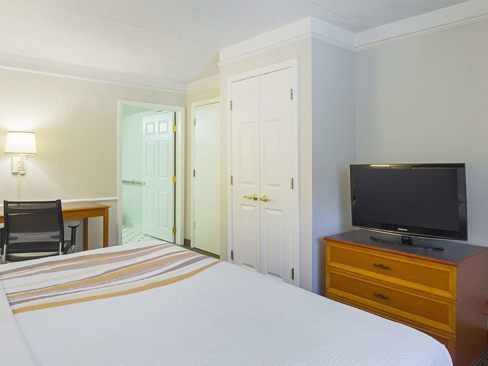 La Quinta Inn by Wyndham Denver Northglenn 2