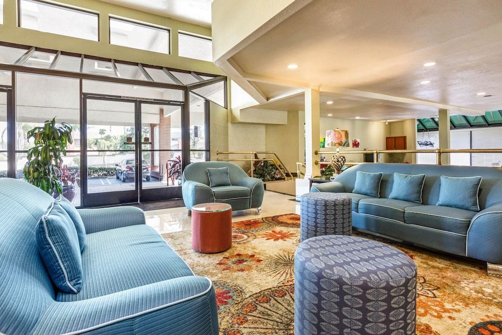 Comfort Inn & Suites Irvine Spectrum 2