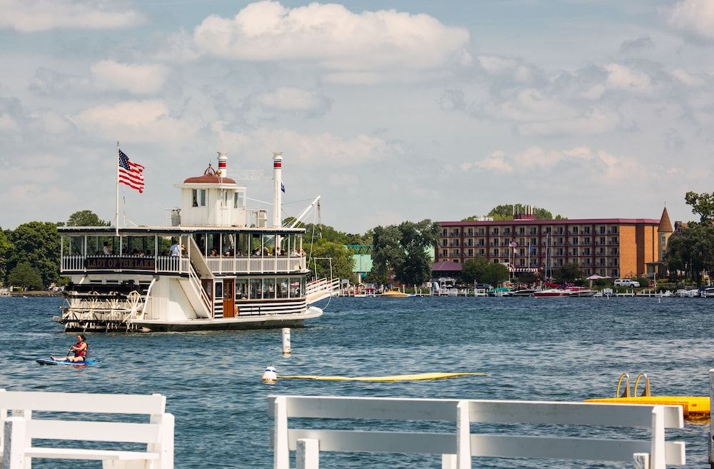 Harbor Shores on Lake Geneva 2 estrelas em Lake Geneva