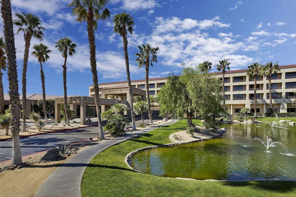 DoubleTree by Hilton Golf Resort Palm Springs 4 estrelas em Cathedral City