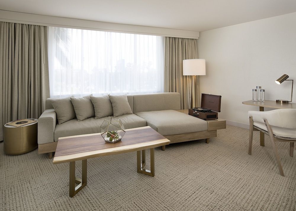 The Belamar, Tapestry by Hilton 3