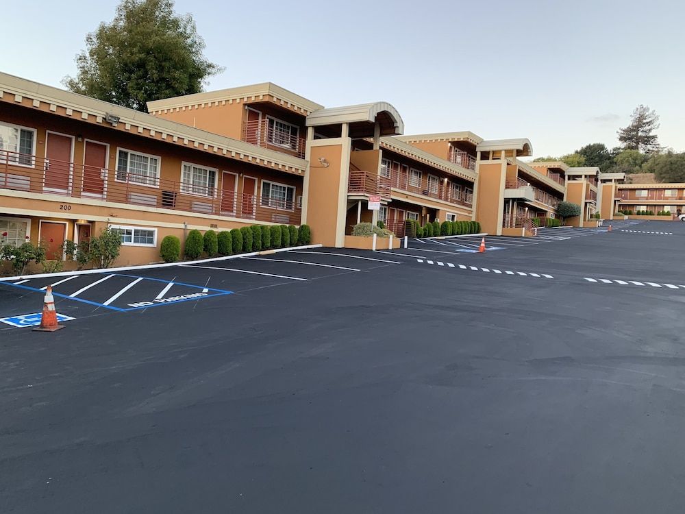 Budget Inn of Hayward 3