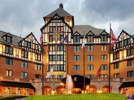 Hotel Roanoke & Conference Ctr, Curio Collection by Hilton 