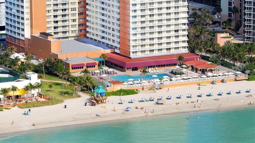 Ramada Plaza by Wyndham Marco Polo Beach Resort 3 étoiles à Sunny Isles Beach