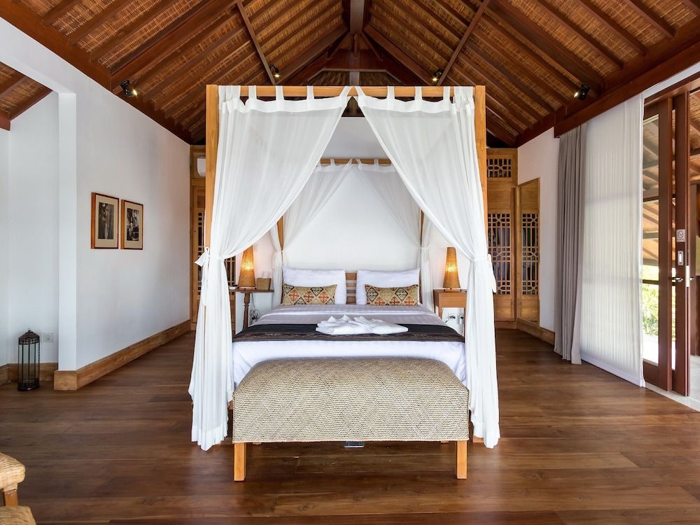 Villa Frangipani Waters 3