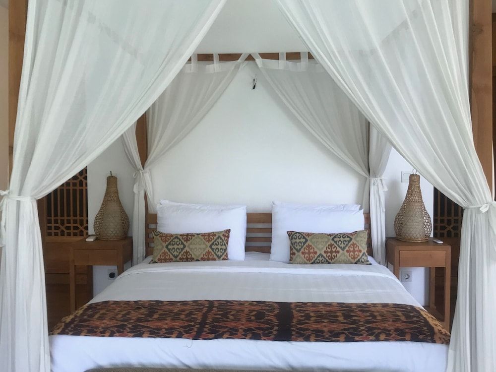 Villa Frangipani Waters 2