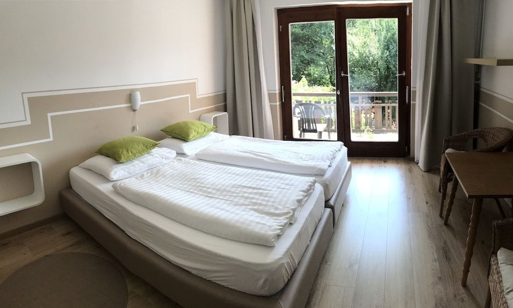 La Irmania Pension 3