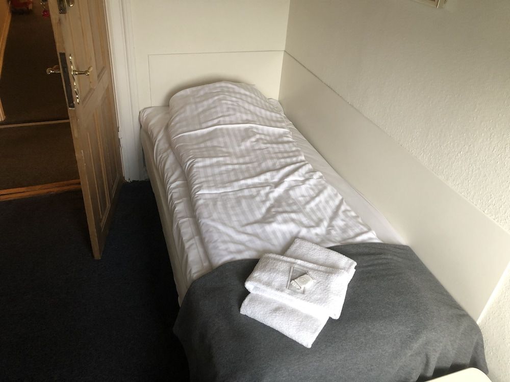 Hotel Crone 3 Hotel Crone 3