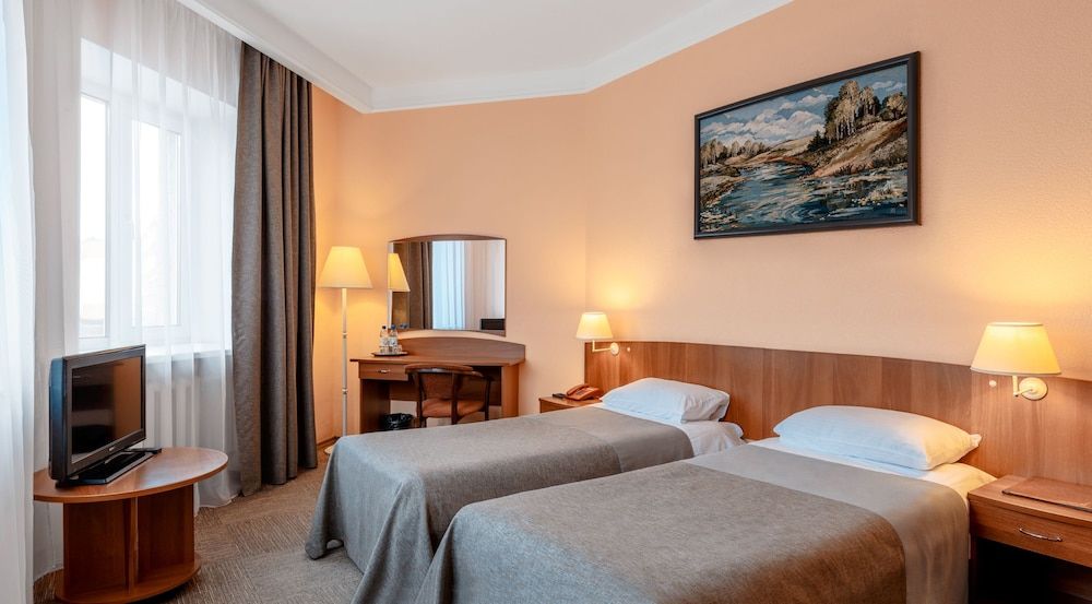 Cronwell Nika Center 3