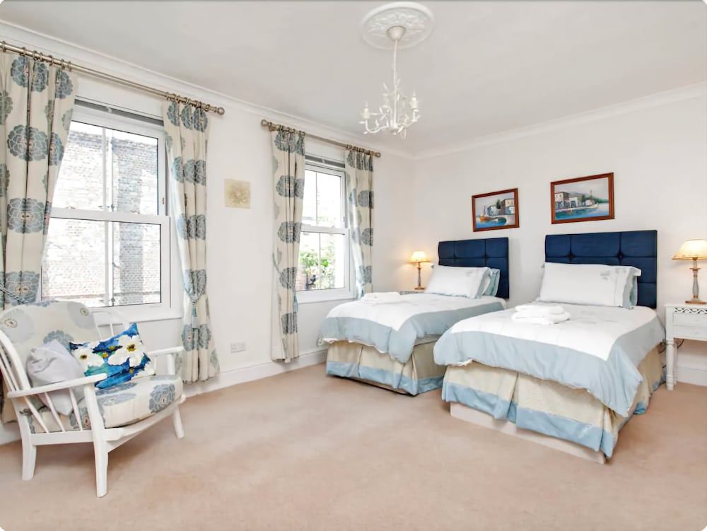 No. 79 Tower Street 3