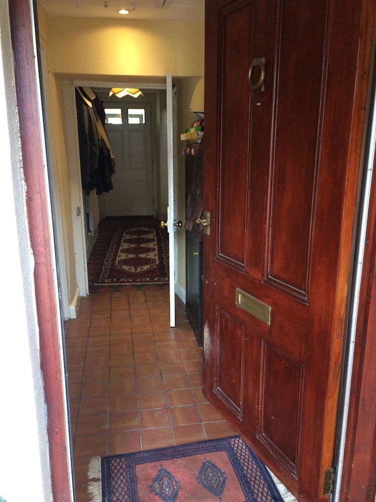 Belhuish Farmhouse 3