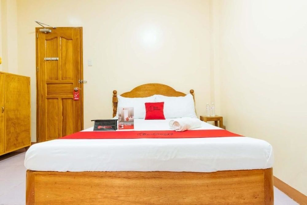 RedDoorz near Puerto Princesa City Coliseum 3