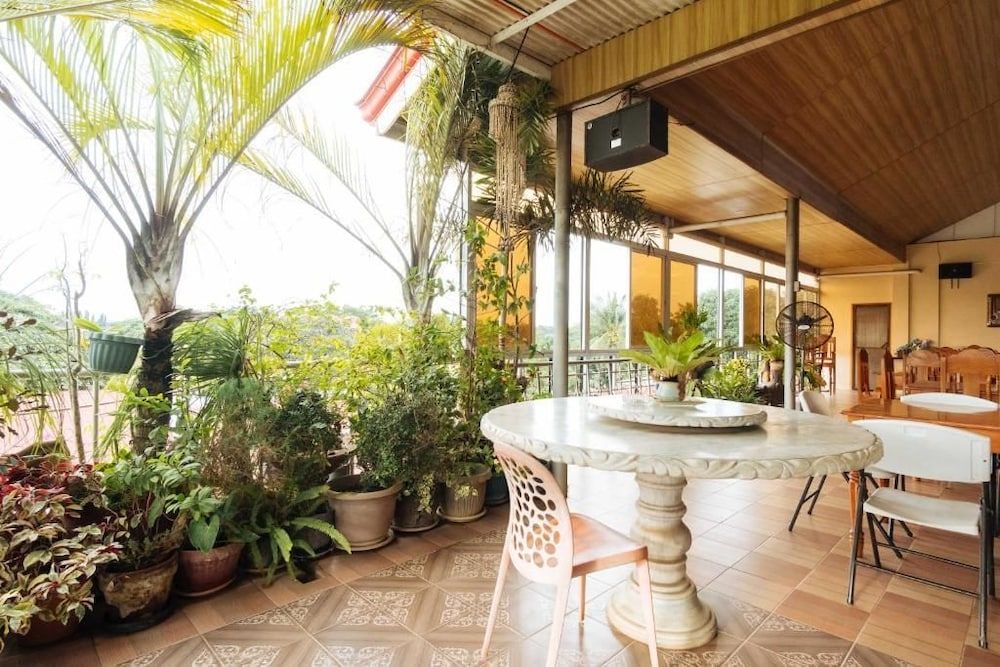 RedDoorz near Puerto Princesa City Coliseum 1