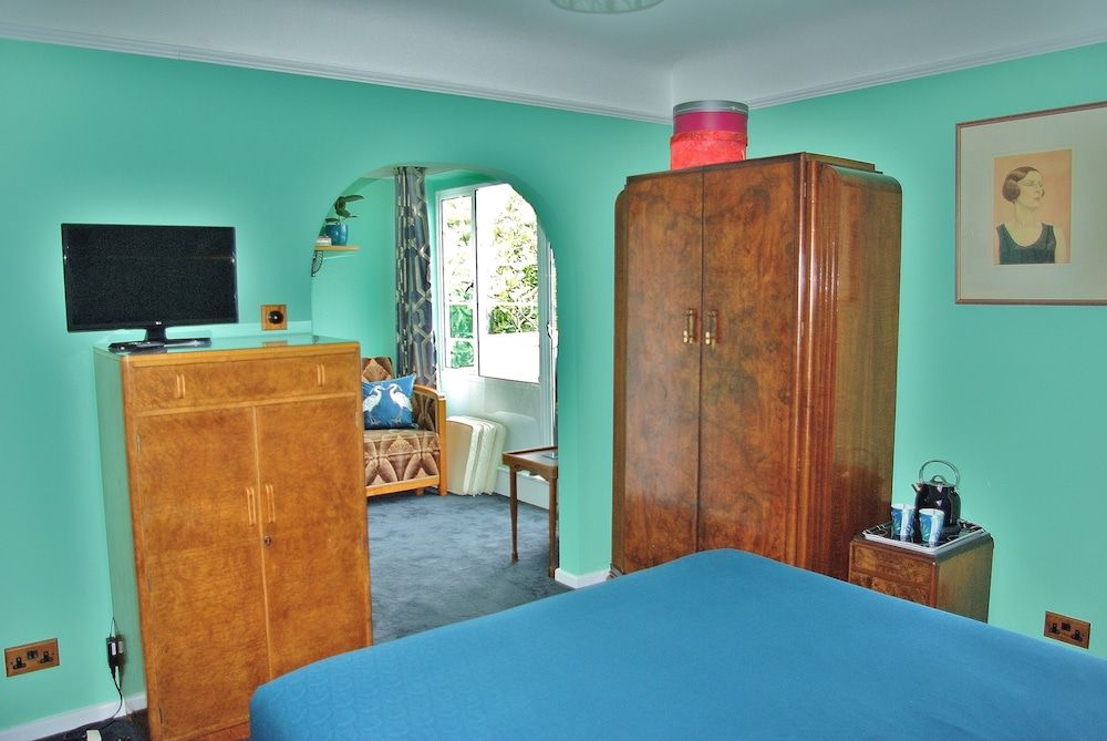 Twentieth Century B&B 3