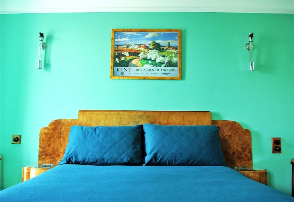 Twentieth Century B&B 2