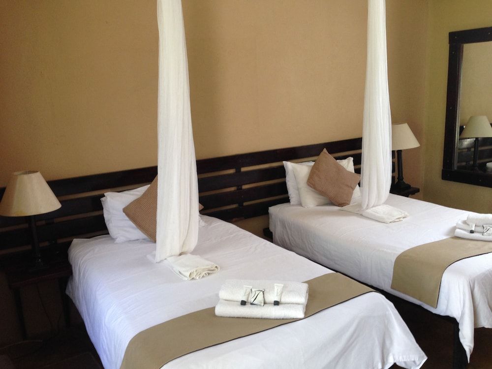 Phokoje Bush Lodge 3