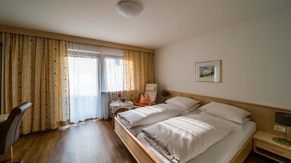 Hotel-Pension Weinschreiber 3 Hotel-Pension Weinschreiber 3