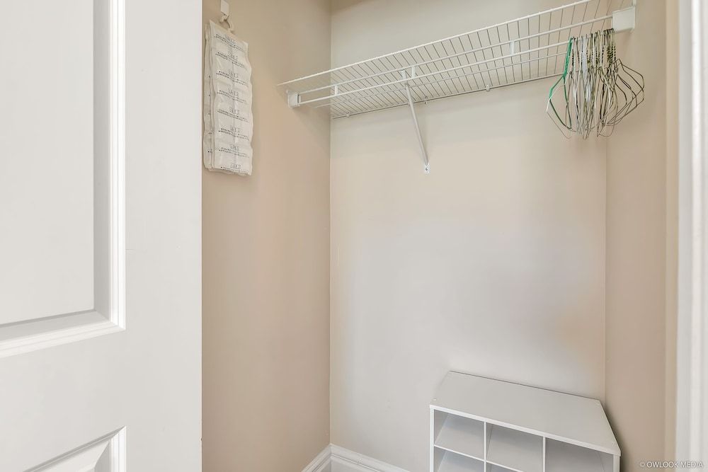 Bright 2 BR Private Suite by Elevate Rooms 3