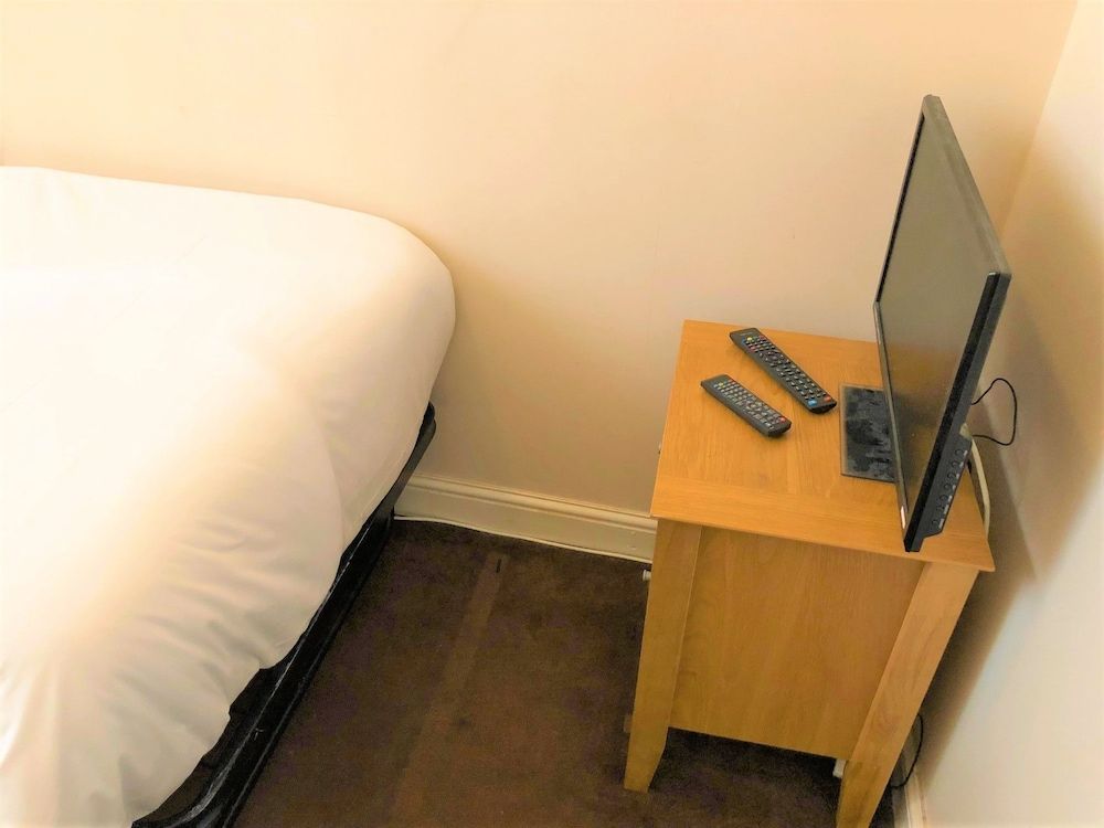 Budget Rooms Crosskeys 3
