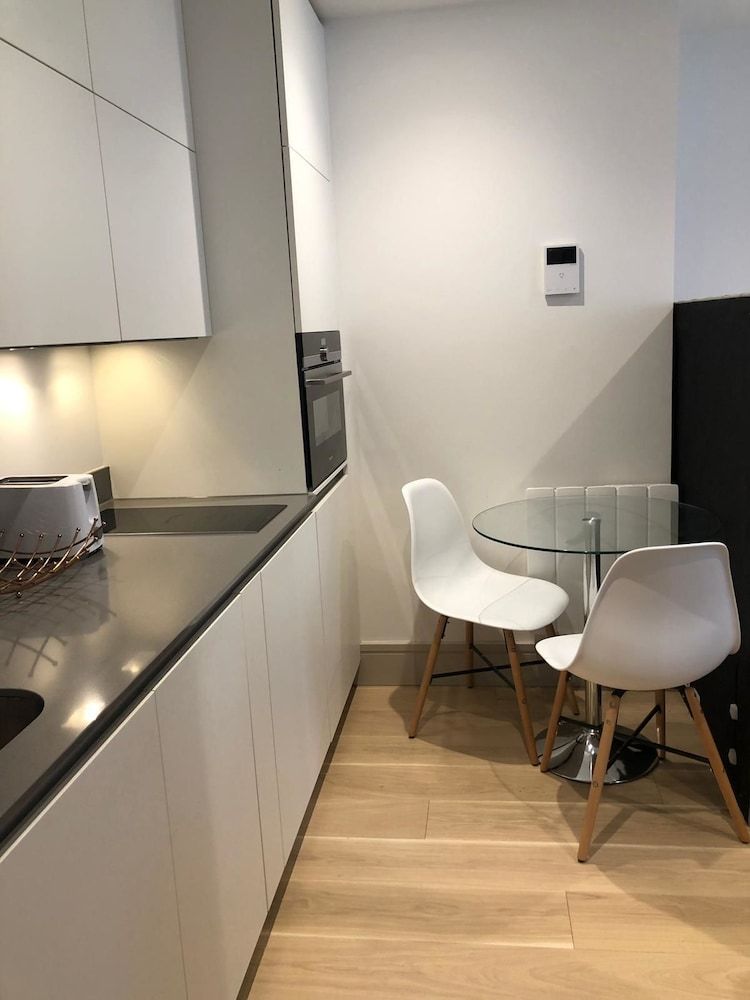 Deluxe White Villa 3