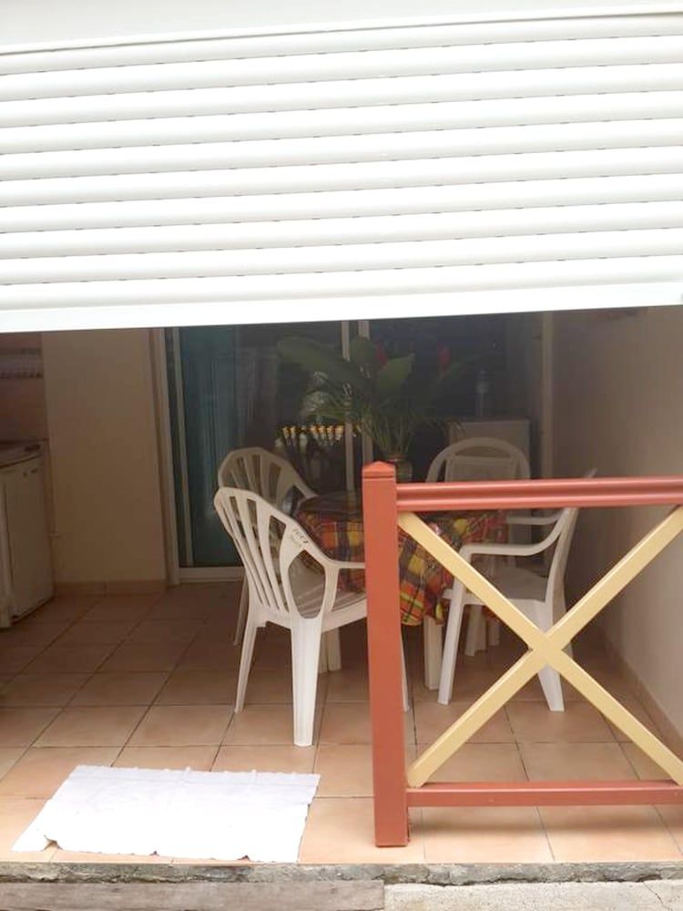Apartment With one Bedroom in Sainte-anne, With Enclosed Garden and Wifi - 500 m From the Beach 3