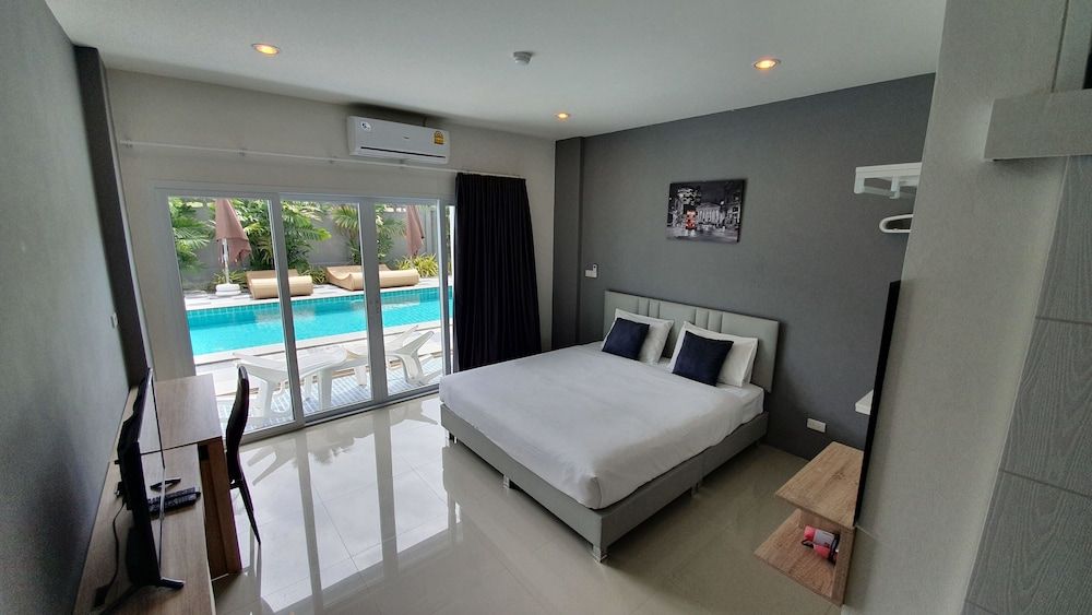 Big Buddha Hillside 3