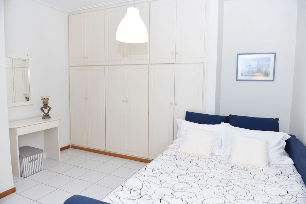 Top Floor With Stunning 360 View 2