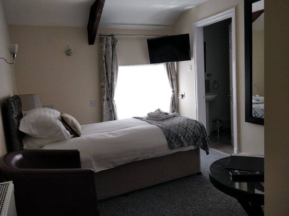 The Black Lion Royal Hotel 3