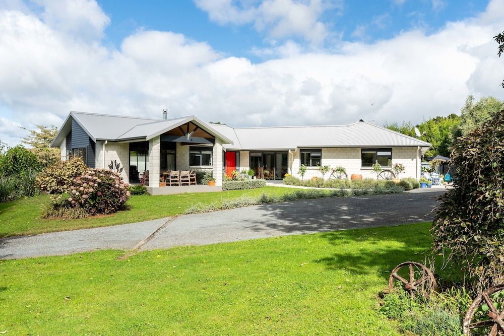 Glenbervie Cottages and Bed & Breakfast 1