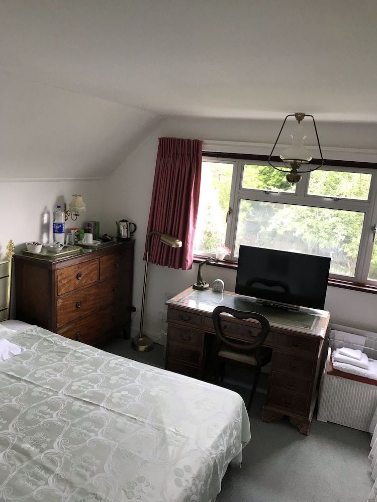 Lolas Bed And Breakfast 3