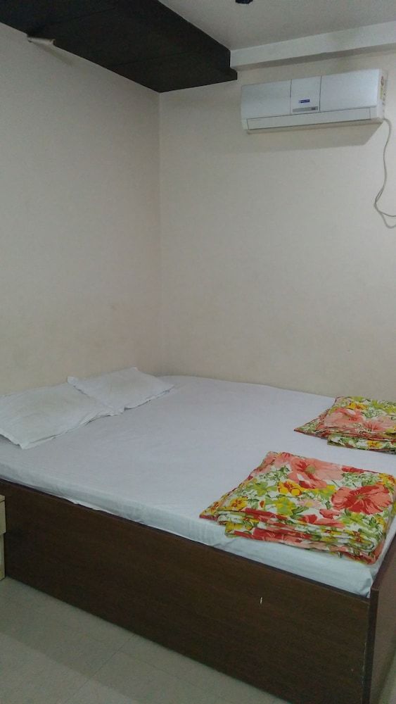 Iroomz NVR Hotels Luxury Redefined 3