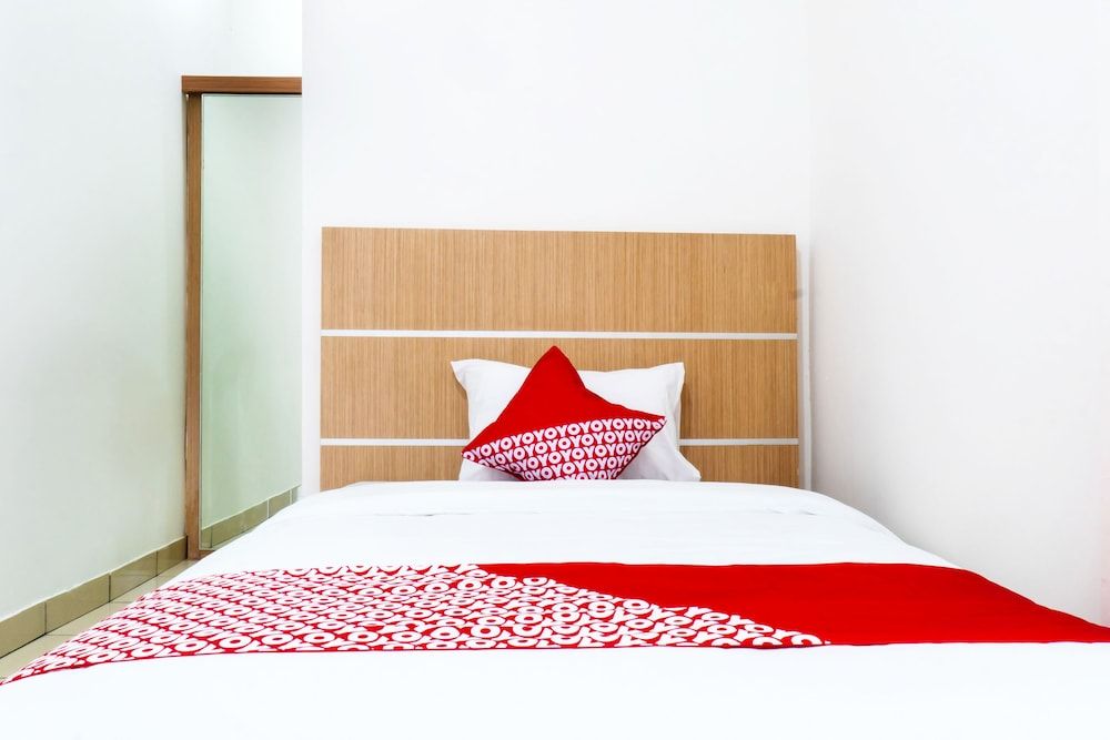 OYO 617 Sukaraja Residence 2