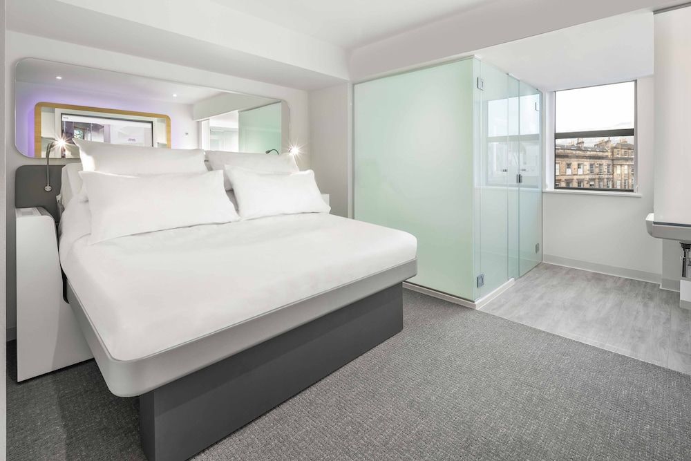 YOTEL Edinburgh 3